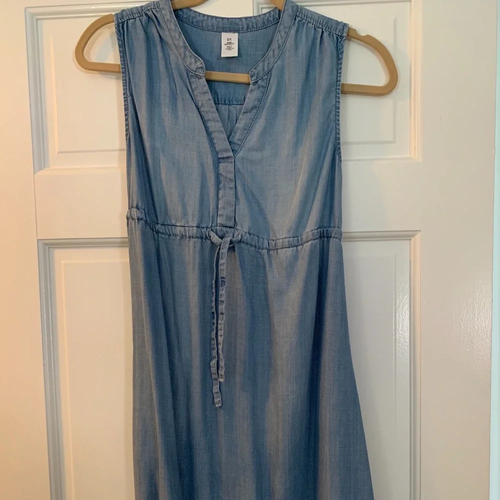Maternity chambray sundress - Picture 1 of 2